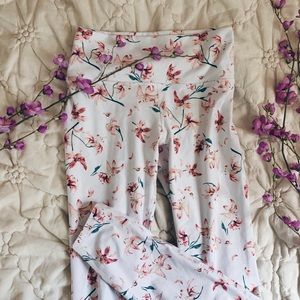 FABLETICS FLORAL LEGGINGS